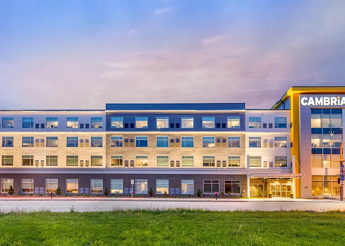 Cambria Hotel Milwaukee Downtown